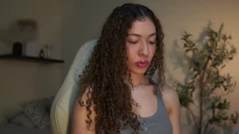 Snapshot of isa_____ chatting on July 24, 1:14 am isa_____ online show from July 24, 1:14 am