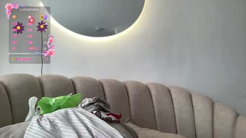 Snapshot of isa__fox_1 chatting on May 6, 4:12 pm Isabella online show from May 6, 4:12 pm