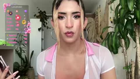 Snapshot of isa__fox_1 chatting on June 17, 1:01 pm Isabella online show from June 17, 1:01 pm