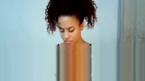 Snapshot of isa_bellaxx23 chatting on July 10, 2:05 am isa_bellaxx23 online show from July 10, 2:05 am