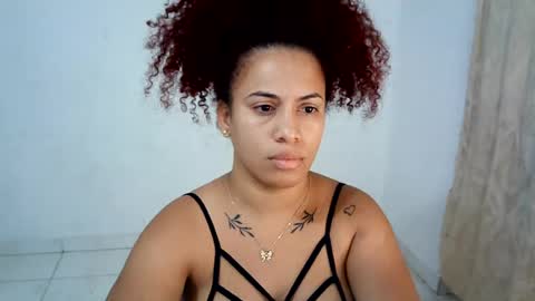 Snapshot of isa_bellaxx23 chatting on July 14, 2:05 am isa_bellaxx23 online show from July 14, 2:05 am