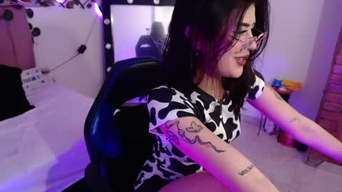 isabela online show from November 8, 1:06 am