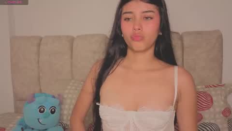 Snapshot of isa_dolly chatting on June 10, 9:35 pm Isa Dolly online show from June 10, 9:35 pm