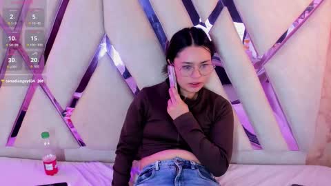 Isa online show from February 8, 3:04 pm