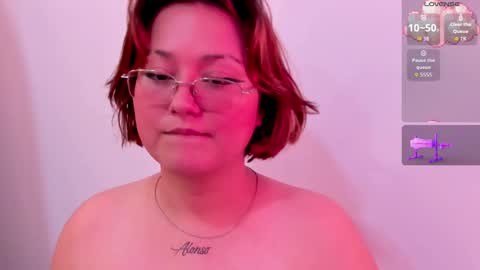 Snapshot of isa_grey_ chatting on October 3, 3:53 pm Isa online show from October 3, 3:53 pm