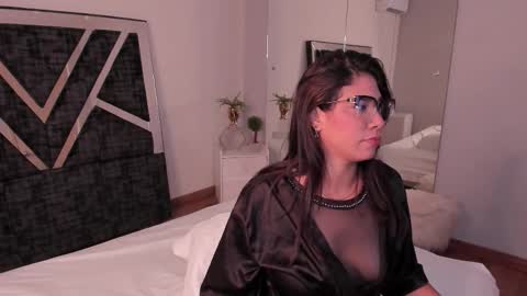 oIssaJonneso online show from February 1, 12:48 pm