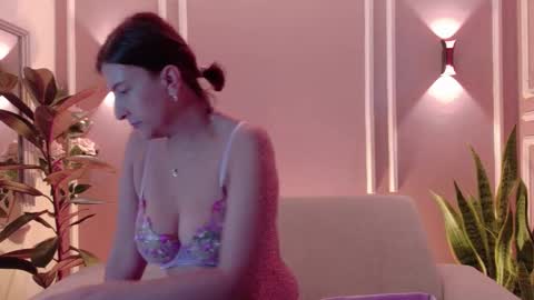 Isabella online show from February 25, 12:15 pm