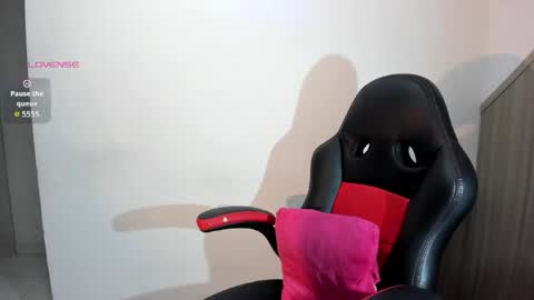 isa_klein online show from March 25, 5:46 am