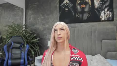 Isa Lancaster online show from October 1, 8:15 pm