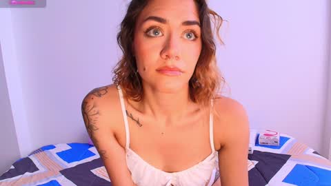 Isabella Laurentt  online show from January 22, 2:24 pm