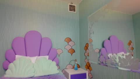    online show from January 7, 2:19 pm