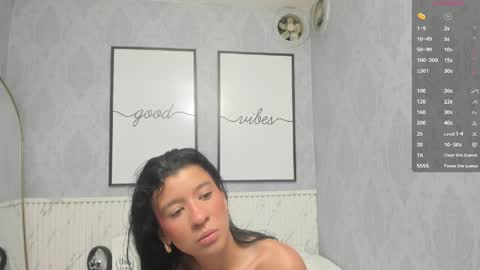 Snapshot of isa_little4u chatting on April 22, 10:17 am online show from April 22, 10:17 am
