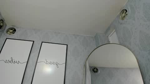 Snapshot of isa_little4u chatting on May 28, 10:12 am online show from May 28, 10:12 am