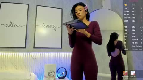 Snapshot of isa_little4u chatting on June 3, 11:02 am online show from June 3, 11:02 am
