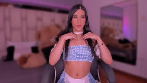 Isa  online show from November 29, 9:51 pm