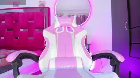 isa_lovestory online show from April 21, 2:51 am