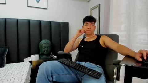 isaac_cryston online show from February 4, 2:21 pm