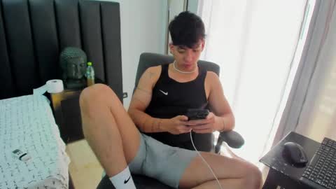 isaac_cryston online show from February 4, 5:34 pm