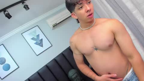 isaac_cryston online show from February 5, 5:53 pm