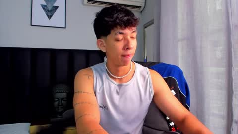 isaac_cryston online show from March 1, 7:37 pm