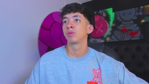 isaac_cryston online show from October 6, 7:33 pm