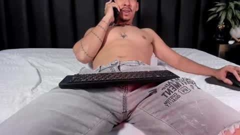 isaac_cryston online show from January 12, 10:04 pm