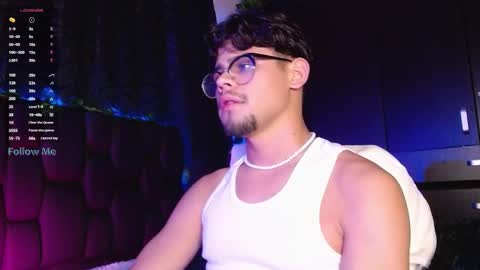 Isaac Saenz. online show from December 19, 2:56 am