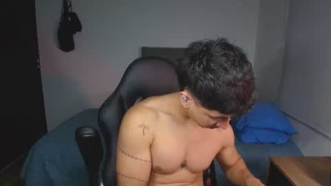 Snapshot of isaac_sttone01 chatting on July 11, 1:41 am muscle isaac online show from July 11, 1:41 am