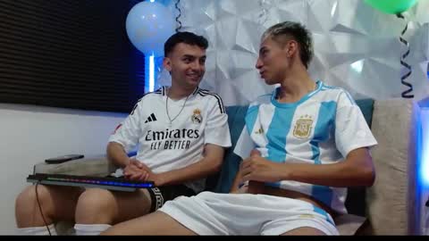 Isaac tan online show from September 13, 4:12 am