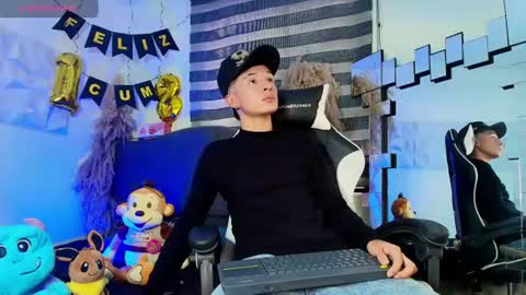 Snapshot of isaac_tan chatting on June 22, 6:49 pm Isaac tan online show from June 22, 6:49 pm