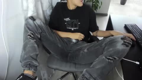 Isaac online show from October 4, 2:31 am