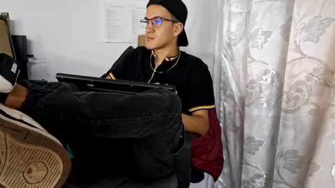 Isaac online show from October 21, 2:34 am