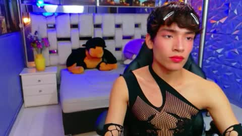 Snapshot of isaacnova chatting on April 2, 7:11 pm isaacnova online show from April 2, 7:11 pm