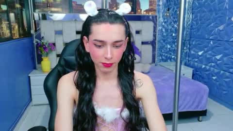 Snapshot of isaacnova chatting on April 28, 1:27 pm isaacnova online show from April 28, 1:27 pm