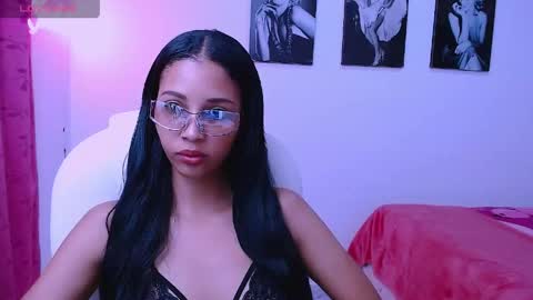 Snapshot of isabel_bailey chatting on May 24, 1:54 am isabel online show from May 24, 1:54 am