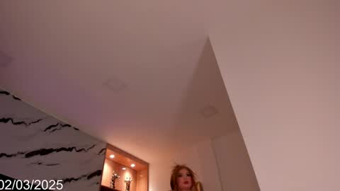 Snapshot of isabel_escorcia chatting on March 2, 5:44 am Isabel online show from March 2, 5:44 am