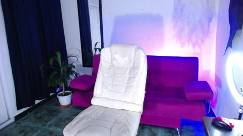 isabel online show from February 24, 2:09 am