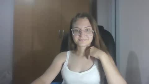 isabel_loveee online show from September 15, 6:52 pm