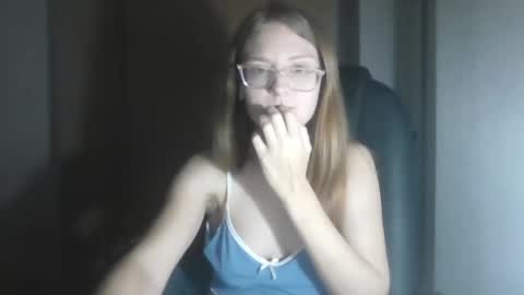 isabel_loveee online show from November 6, 8:32 pm