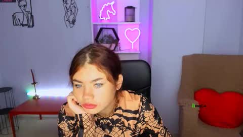 Snapshot of isabel_wave chatting on November 5, 7:08 am isabel online show from November 5, 7:08 am