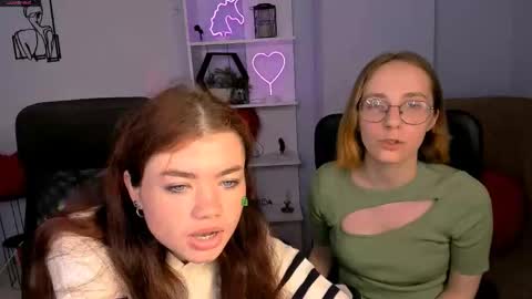 Snapshot of isabel_wave chatting on November 10, 8:13 am isabel online show from November 10, 8:13 am