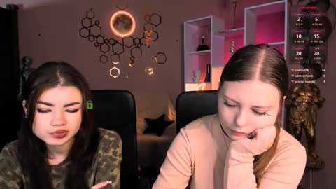 Snapshot of isabel_wave chatting on December 16, 1:05 pm isabel online show from December 16, 1:05 pm