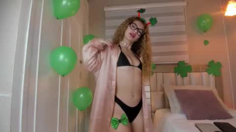 isabela__x online show from March 17, 11:35 am