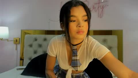 isabela  online show from February 22, 11:53 am