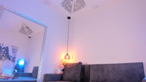 Snapshot of isabela_franco_ chatting on February 4, 12:11 pm Isabela online show from February 4, 12:11 pm