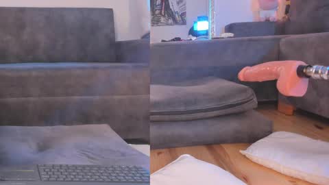 Snapshot of isabela_franco_ chatting on February 25, 3:05 pm Isabela online show from February 25, 3:05 pm