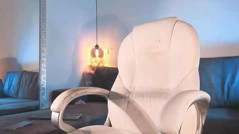 Isabela online show from April 21, 11:49 am