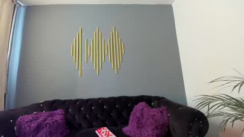 Snapshot of isabela_latingirl chatting on December 6, 3:33 pm  isabela online show from December 6, 3:33 pm