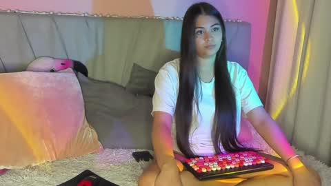 Snapshot of isabela_latingirl chatting on December 10, 8:40 am  isabela online show from December 10, 8:40 am
