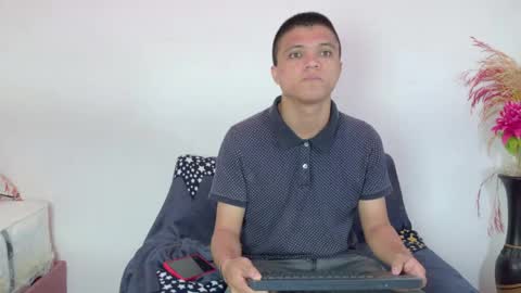 Isabella online show from April 19, 2:33 am